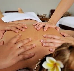 Massage to 4 hands